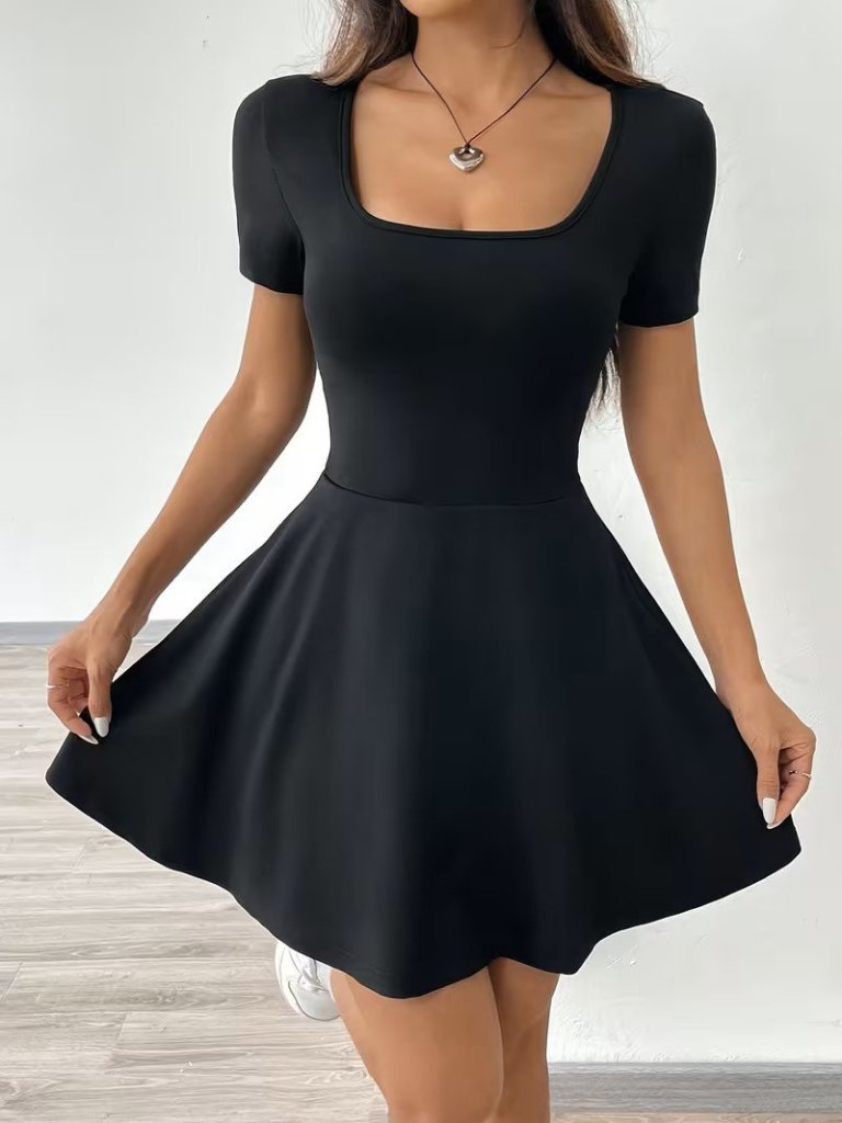 Kadın Kısa Kollu Kare Yakalı Cep Detaylı Dalgıç Elbise Tulum Kadın Kısa Kollu Kare Yakalı Cep Detaylı Dalgıç Elbise Tulum