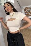 Kadın Ekru Göğüs Dekolteli Yarım Kollu Cut Out Crop Top Bluz