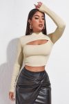 Kadın Ekru Göğüs Dekolteli Uzun Kollu Cut Out Crop Top Bluz