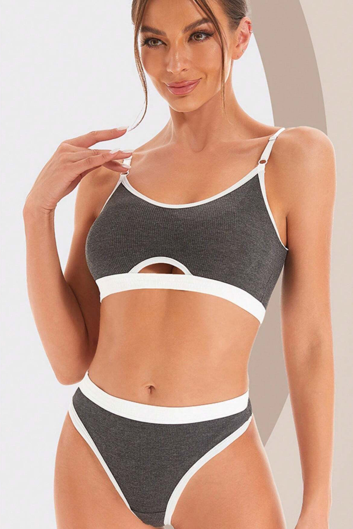 Kadın Gri Antrasit Kaşkorse ve Beyaz Lastikli Cut-Out Tanga Külotlu Takım Kadın Gri Antrasit Kaşkorse ve Beyaz Lastikli Cut-Out Tanga Külotlu Takım