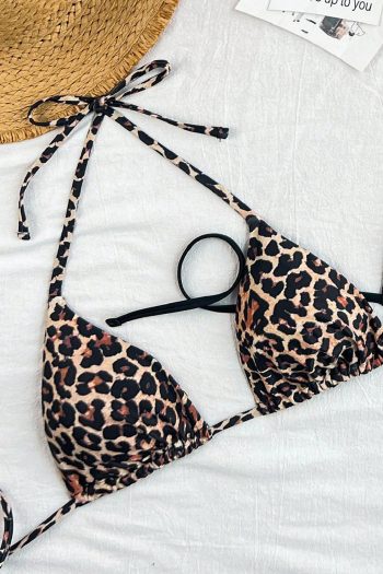 Kadın Leopar Desenli ve Siyah Minimal Kesim Üçgen Bikini Üstü