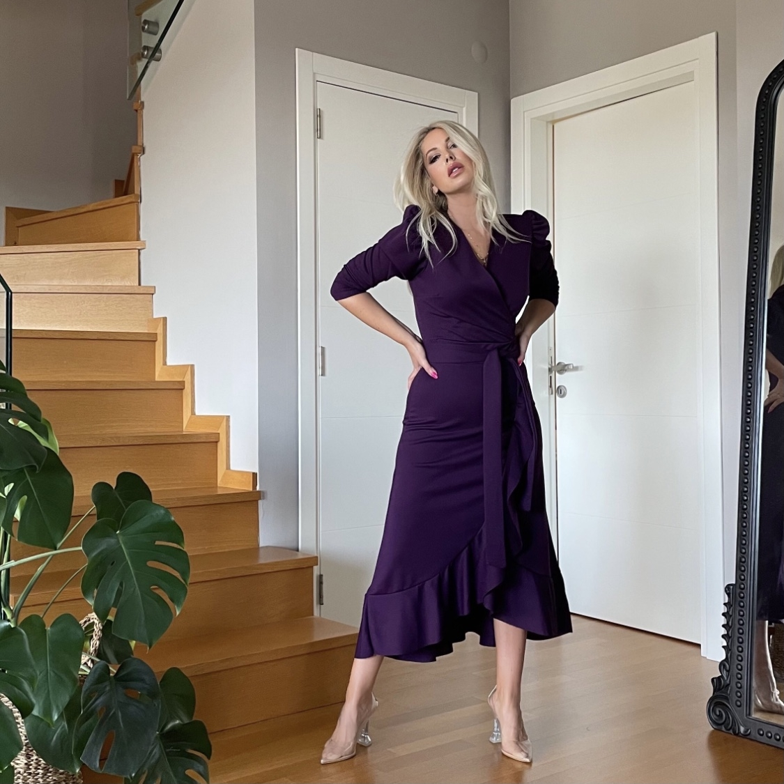 Krep Kumaş Midi Boy Kuşaklı Uzunkol Elbise Krep Kumaş Midi Boy Kuşaklı Uzunkol Elbise