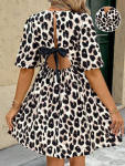 Kadın Kısa Kollu Kruvaze Yakalı Leopar Desenli Mini Süprem Elbise