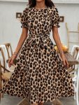 Kadın Kısa Kollu Yakalı Belden Kuşaklı Leopar Desenli Midi Süprem Elbise