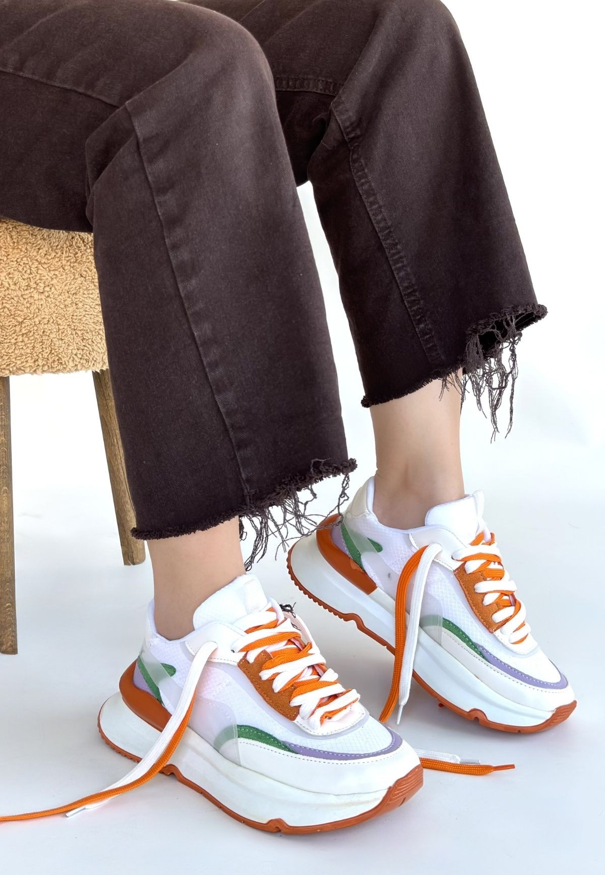 Aleh Beyaz Cilt Turuncu Detaylı Çift Bağcıklı Spor Ayakkabı Aleh Beyaz Cilt Turuncu Detaylı Çift Bağcıklı Spor Ayakkabı