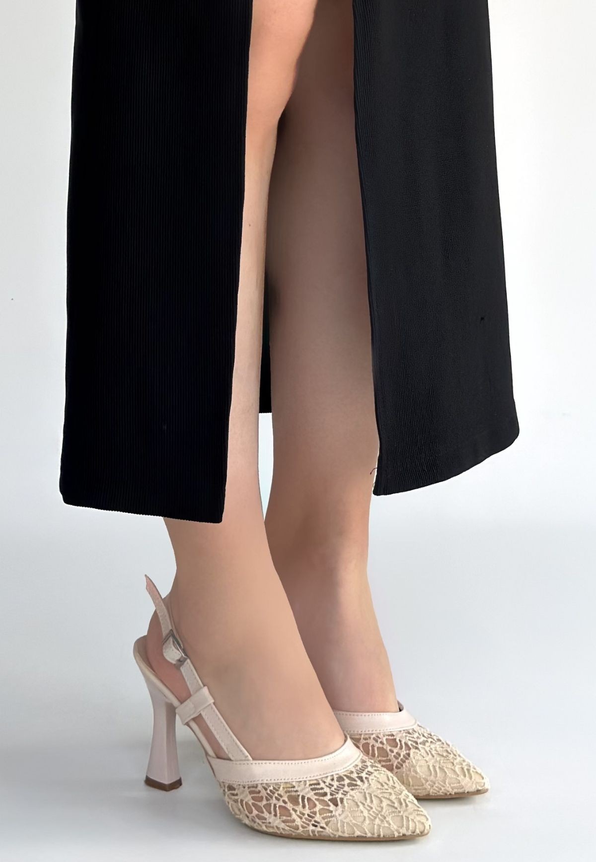 Ceta Bej Cilt Tül Detaylı Topuklu Ayakkabı Ceta Bej Cilt Tül Detaylı Topuklu Ayakkabı