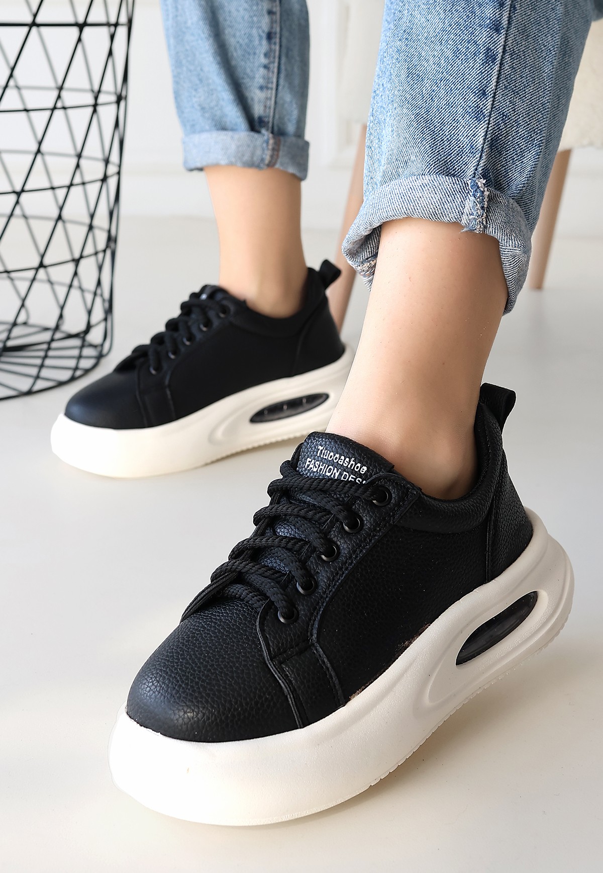 6931_chris-siya-87691_1 blank