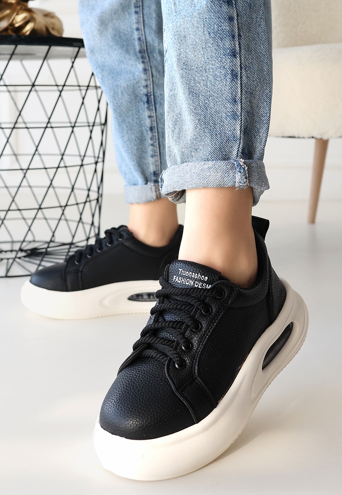 Chris Siyah Cilt Bağcıklı Spor Ayakkabı Chris Siyah Cilt Bağcıklı Spor Ayakkabı