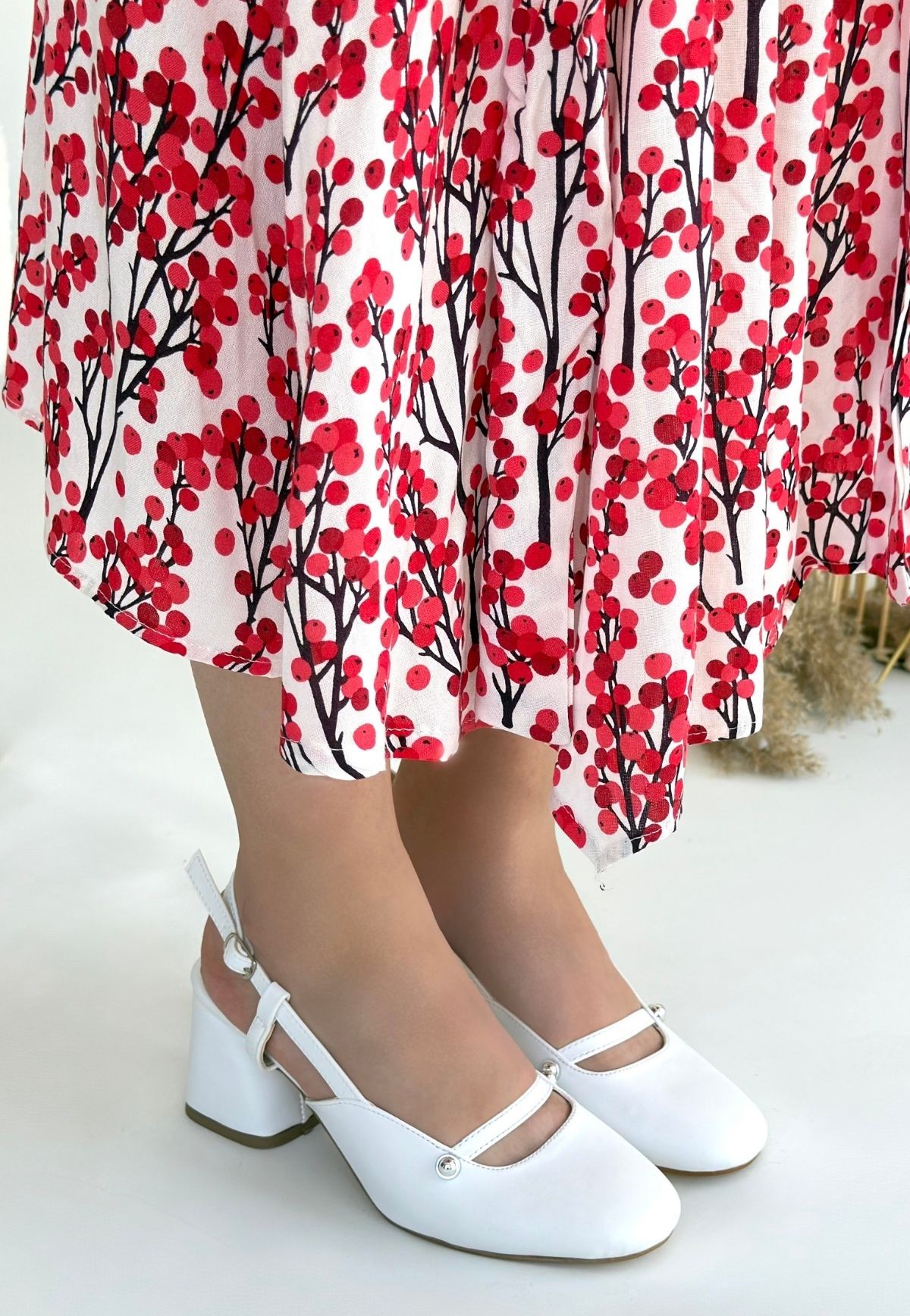 Jecci Beyaz Cilt Topuklu Ayakkabı Jecci Beyaz Cilt Topuklu Ayakkabı