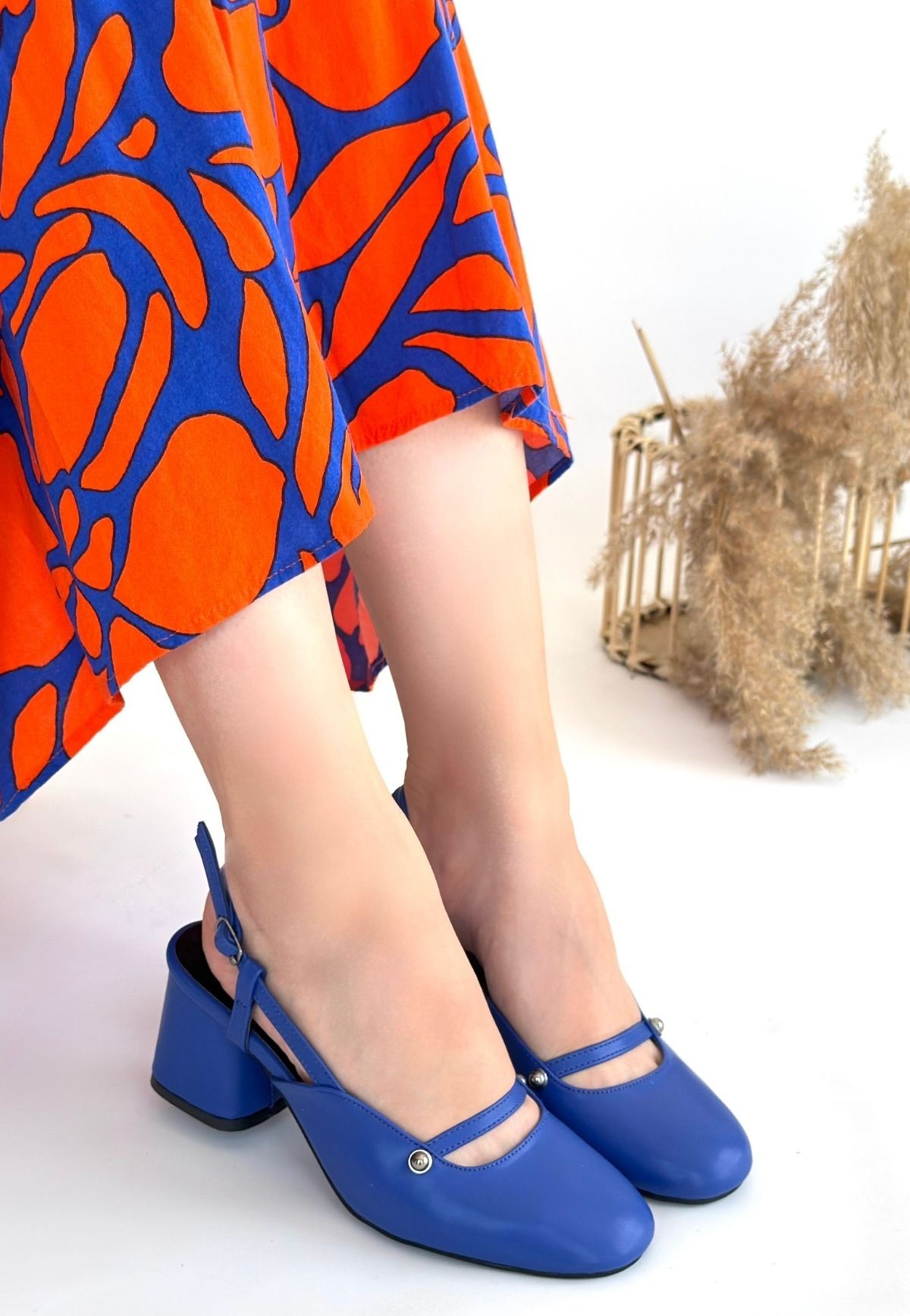 6931_jecci-mavi-87152_1 blank