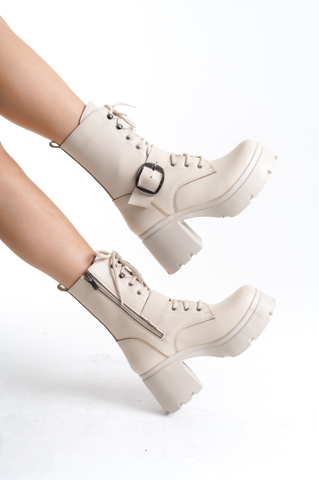 Linma Bej Cilt Bağcıklı Topuklu Bot Linma Bej Cilt Bağcıklı Topuklu Bot