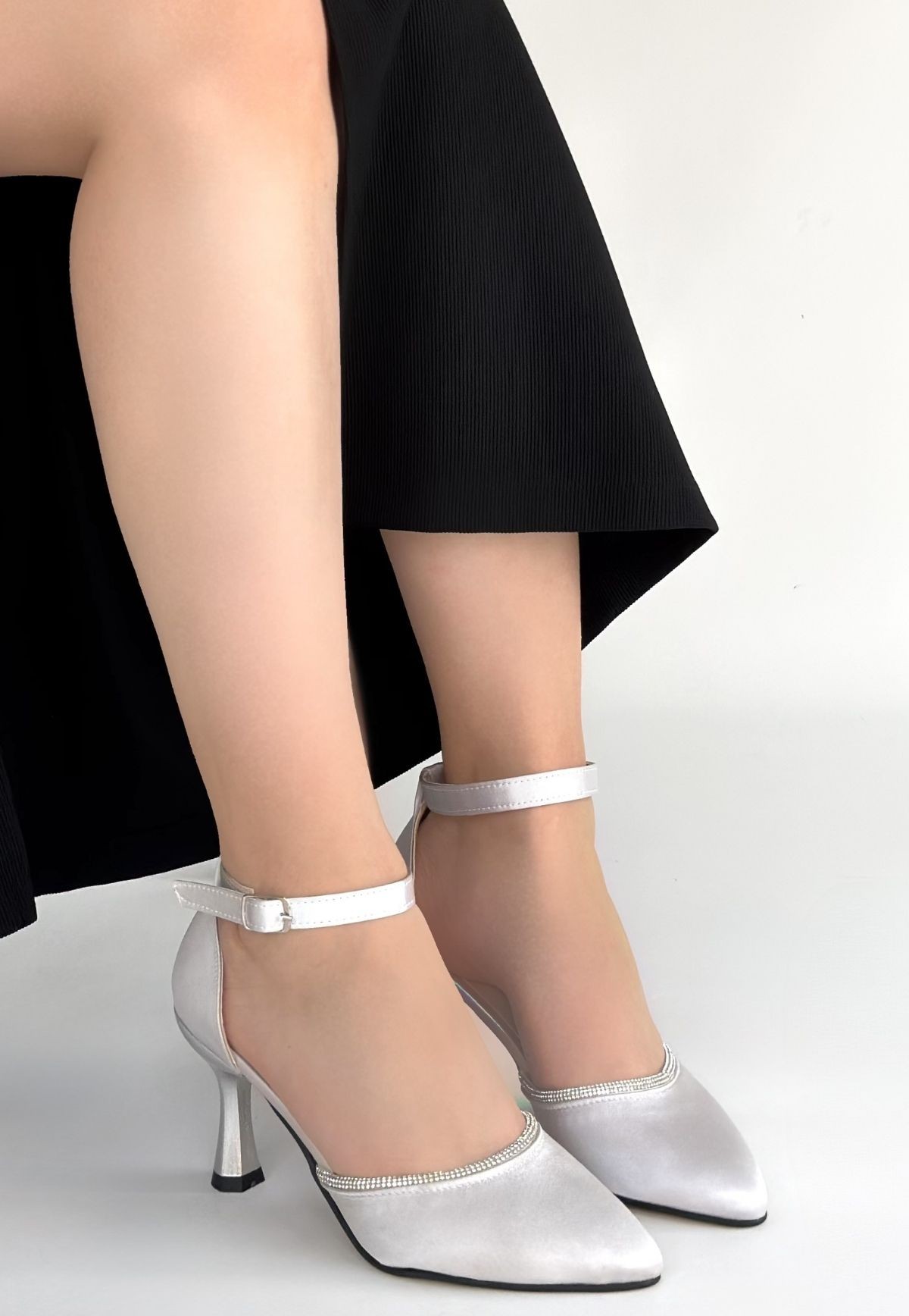 Mejja Gri Saten Topuklu Ayakkabı Mejja Gri Saten Topuklu Ayakkabı