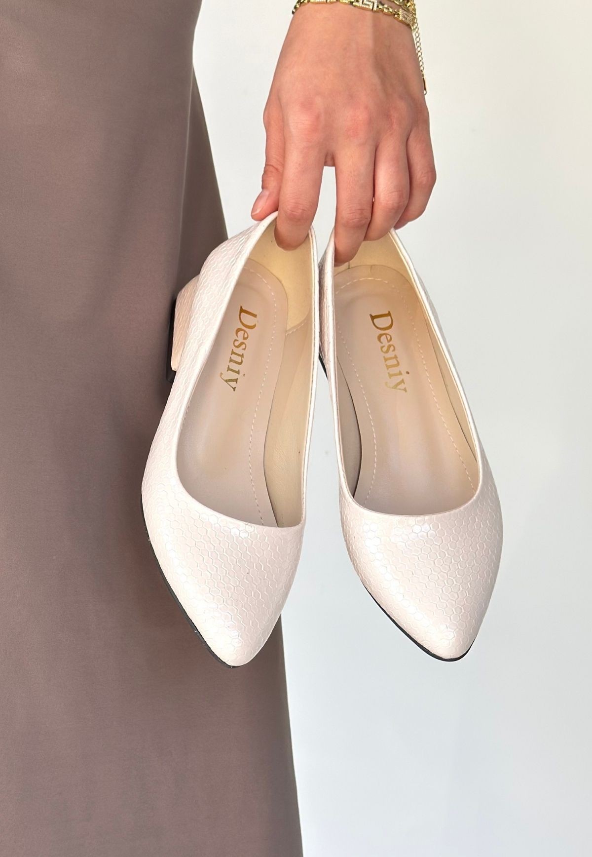 Nitya Bej Baskılı Rugan Topuklu Ayakkabı Nitya Bej Baskılı Rugan Topuklu Ayakkabı