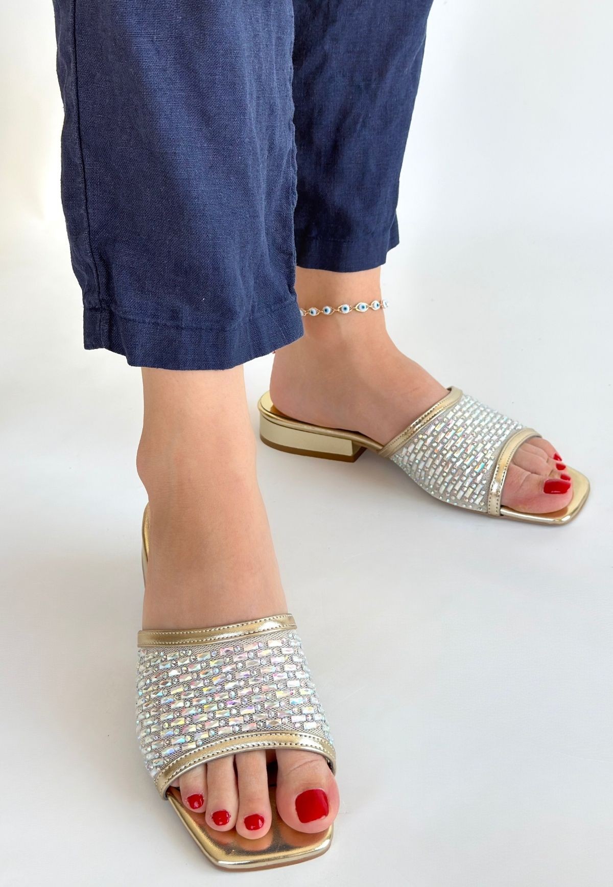 Ortu Gold Cilt İşlemeli Terlik Ortu Gold Cilt İşlemeli Terlik