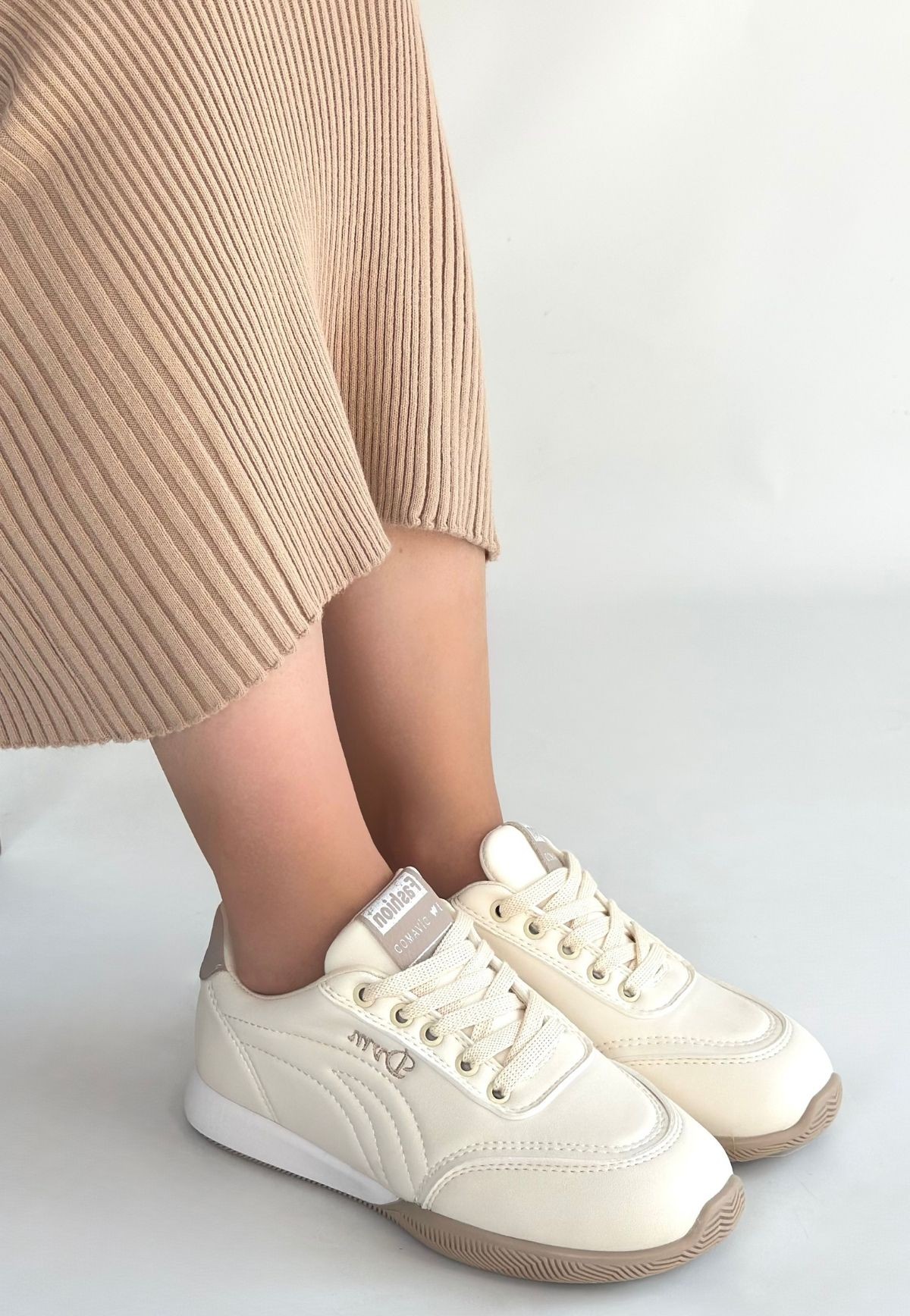 Tawen Bej Cilt Bağcıklı Spor Ayakkabı Tawen Bej Cilt Bağcıklı Spor Ayakkabı