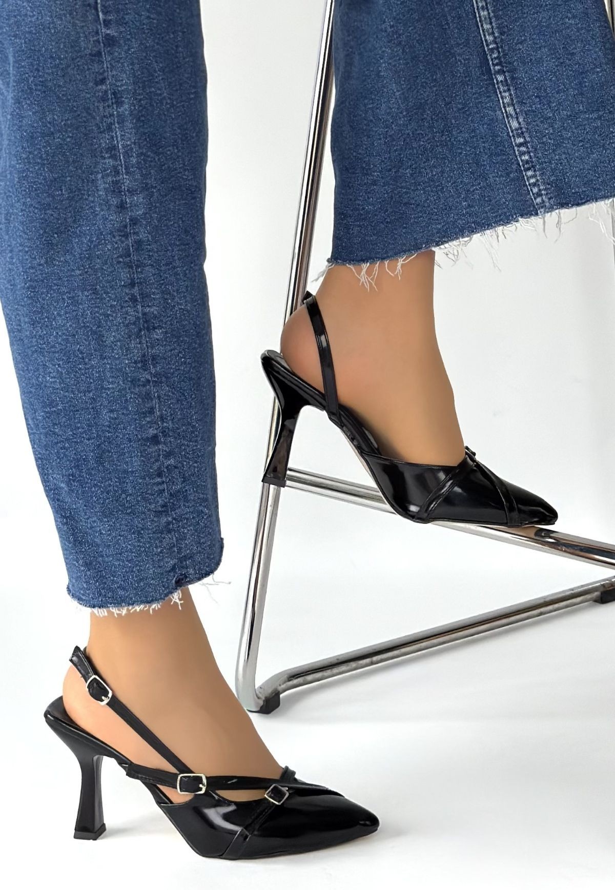 Tetti Siyah Rugan Topuklu Ayakkabı Tetti Siyah Rugan Topuklu Ayakkabı