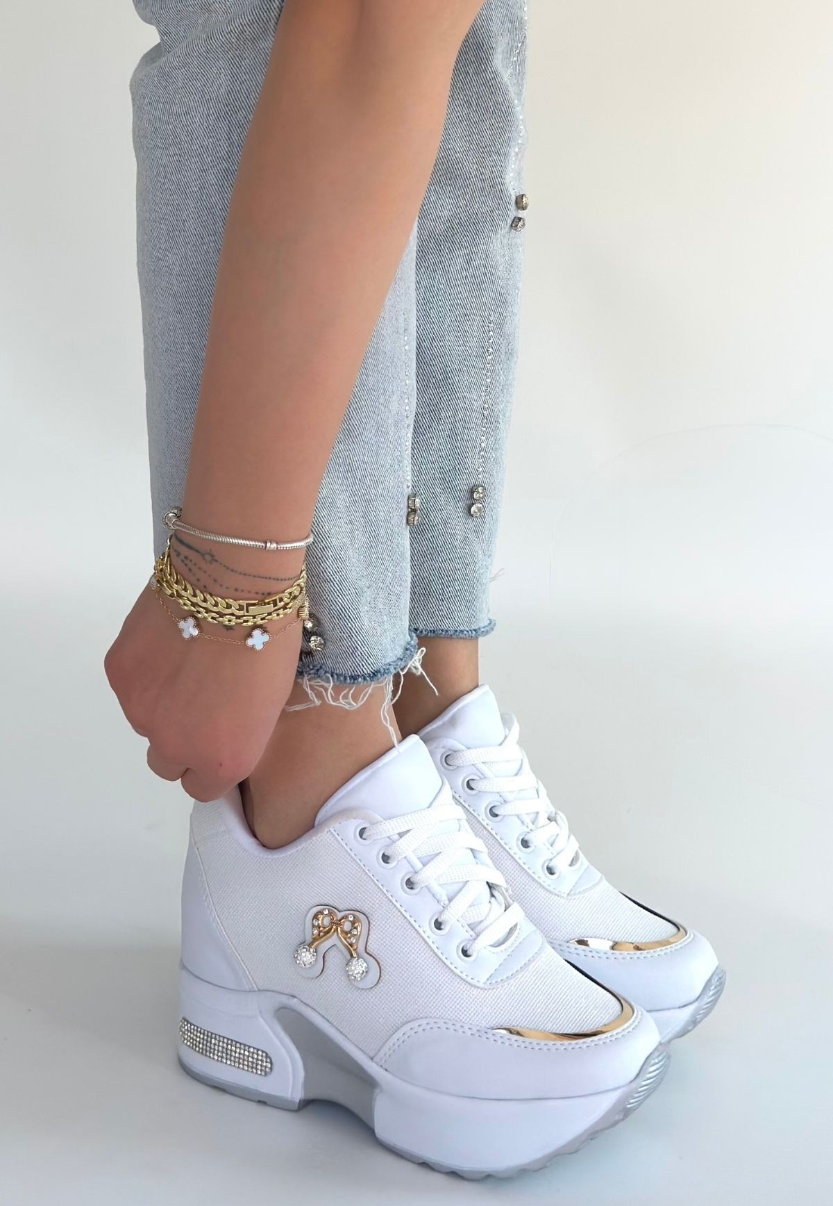 Wody Beyaz Cilt Simli Bağcıklı Spor Ayakkabı Wody Beyaz Cilt Simli Bağcıklı Spor Ayakkabı