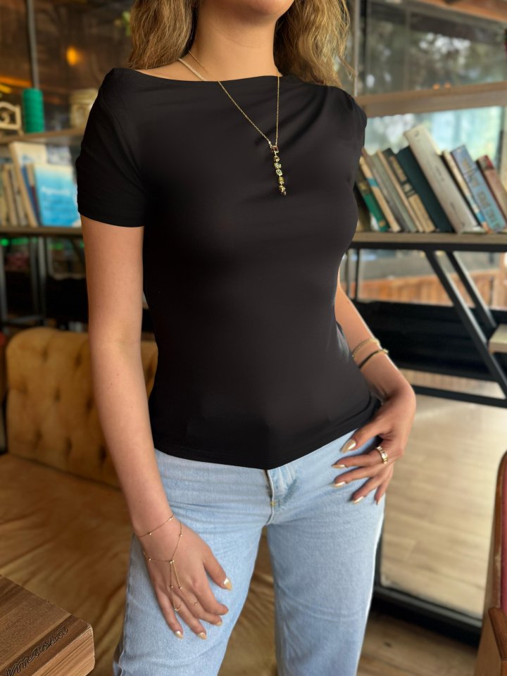 8168eb2ea5025e183a2dfd19eb5fa14b blank