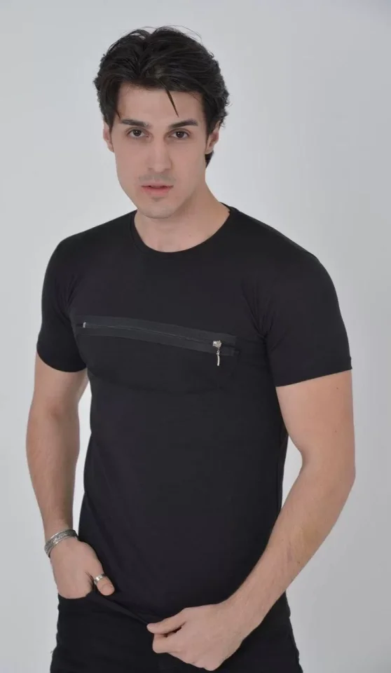 Erkek Göğüste Fermuar Aksesuarlı Dar Kalıp T-Shirt - Siyah Erkek Göğüste Fermuar Aksesuarlı Dar Kalıp T-Shirt - Siyah