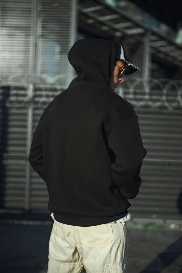 Üç İplik Penye Kapşonlu Basic SweatShirt - Siyah Üç İplik Penye Kapşonlu Basic SweatShirt - Siyah