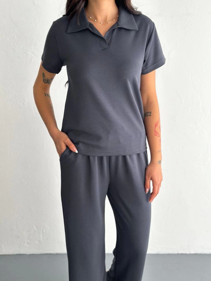 Osy Modal Yumuşak Dokulu Kumaş Kısa Kollu Yakalı T-shirt Pantalon Ikili Takım- Antrasit Osy Modal Yumuşak Dokulu Kumaş Kısa Kollu Yakalı T-shirt Pantalon Ikili Takım- Antrasit