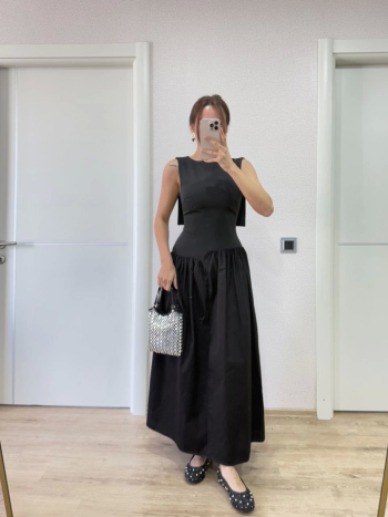 Arkası Kanatlı Uzun Elbise- Siyah