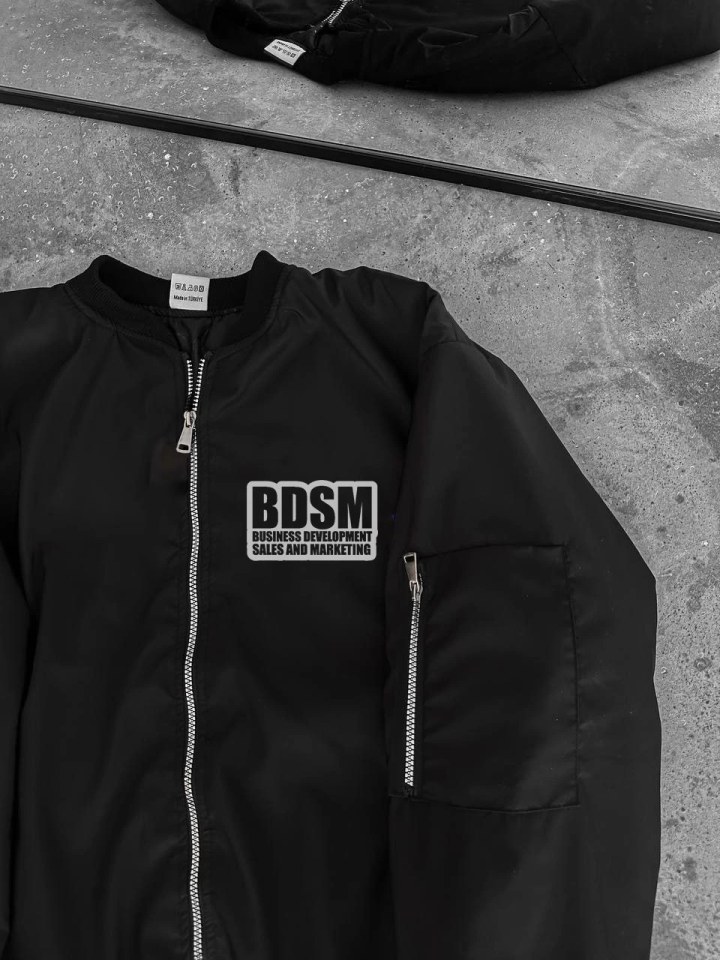 İçi Kapitone Astarlı Tam Kalıp Baskılı Bomber Ceket - Siyah İçi Kapitone Astarlı Tam Kalıp Baskılı Bomber Ceket - Siyah