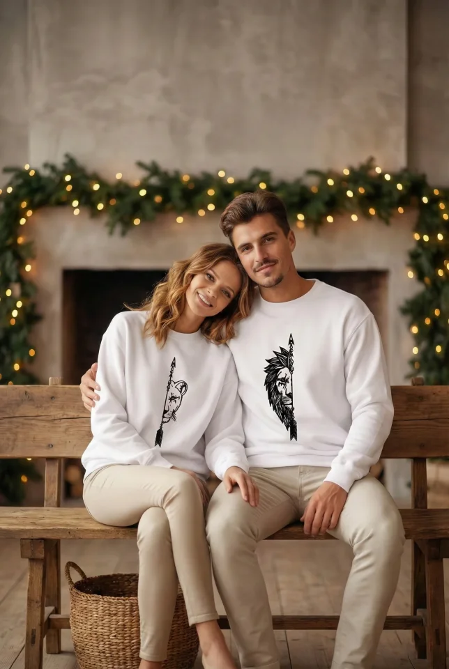 Sevgililer Günü Özel Bisiklet Yaka Aslan Baskılı Oversize Sweatshirt - Beyaz Sevgililer Günü Özel Bisiklet Yaka Aslan Baskılı Oversize Sweatshirt - Beyaz