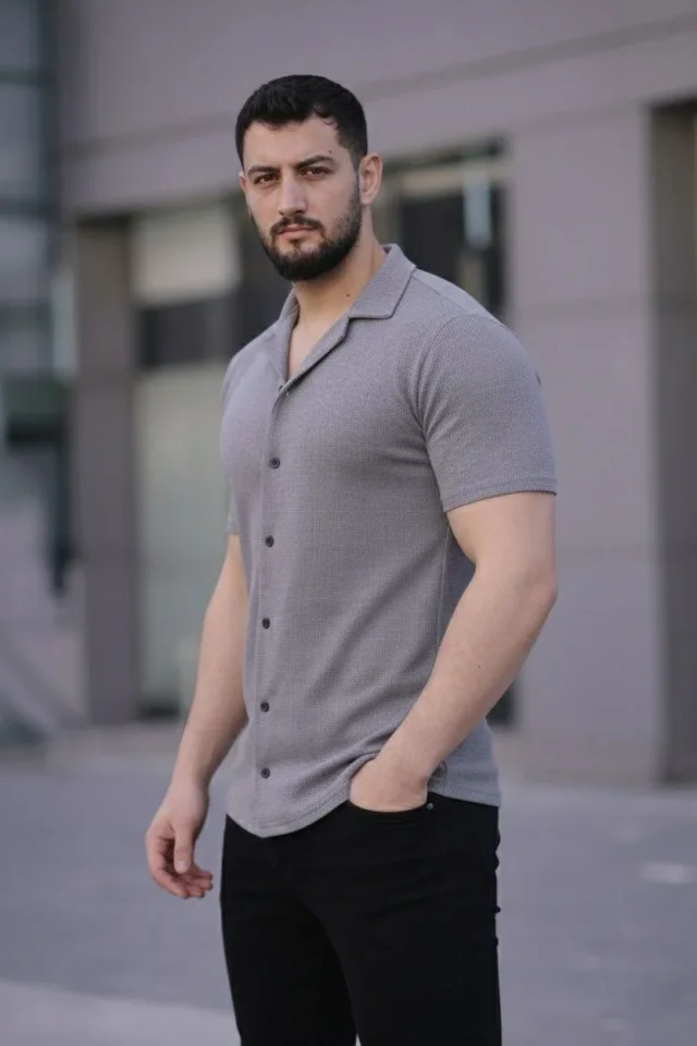 Erkek Waffle Kumaş Kısa Kollu Düğmeli Açık Yaka Regular Fit Gömlek - Gri Erkek Waffle Kumaş Kısa Kollu Düğmeli Açık Yaka Regular Fit Gömlek - Gri