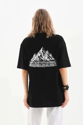 Nihilist Penguen Temalı Oversize Bisiklet Yaka Tişört - Siyah