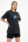 Asit Yıkamalı Oversize Tişört Future Worlds Baskılı Bisiklet Yaka Kısa Kollu Streetwear %100 Pamuk Street Style T-Shirt – Siyah