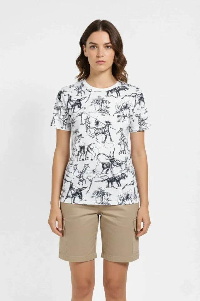 Beyaz Dinozor Desenli Tişört – Regular Kalıp Beyaz Dinozor Desenli Tişört – Regular Kalıp