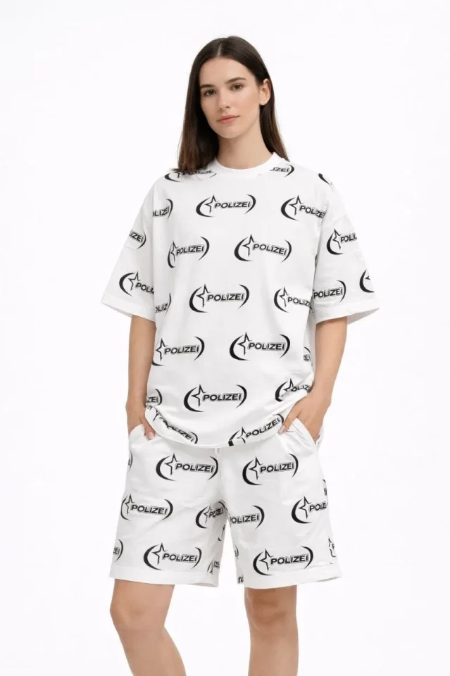 Oversize Ön Ve Arka Baskılı Tişört Şort Takım Rahat Kalıp Yazlık Günlük Kombin - Beyaz Oversize Ön Ve Arka Baskılı Tişört Şort Takım Rahat Kalıp Yazlık Günlük Kombin - Beyaz