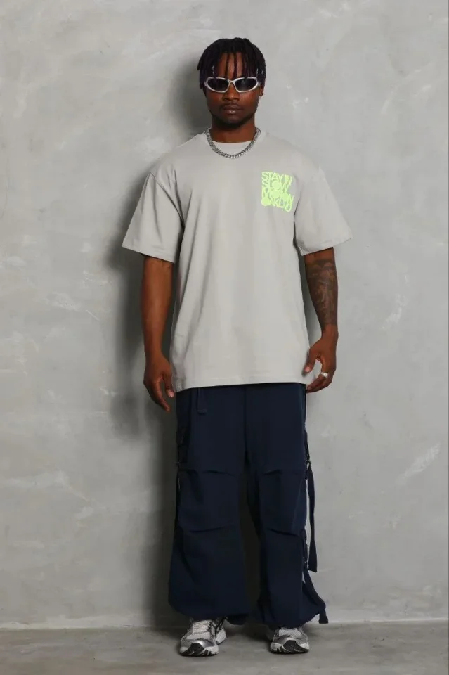 Erkek Baskılı T-Shirt Kısa Kol Bisiklet Yaka Regular Fit Rahat Kalıp Günlük Tişört - Gri Erkek Baskılı T-Shirt Kısa Kol Bisiklet Yaka Regular Fit Rahat Kalıp Günlük Tişört - Gri