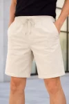 Erkek Keten Kumaş Cepli Rahat Kesim Bel Lastikli Şort – Krem