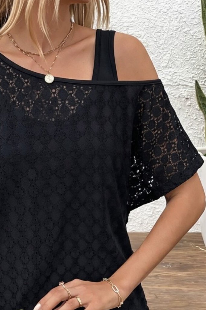 Kadın Askılı Yuvarlak Yaka Viskon Atlet Ve Yarasa Kollu Omuzdan Açık Dantel Bluz Ikili Takım Kadın Askılı Yuvarlak Yaka Viskon Atlet Ve Yarasa Kollu Omuzdan Açık Dantel Bluz Ikili Takım