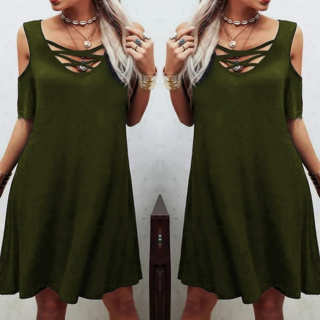 Dekolteli Bağcık Detay Viskon Kumaş Elbise Dekolteli Bağcık Detay Viskon Kumaş Elbise