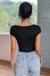 Kadın Siyah Kare Yaka Yarım Kol Göğüs Dekolteli Crop Top Bluz