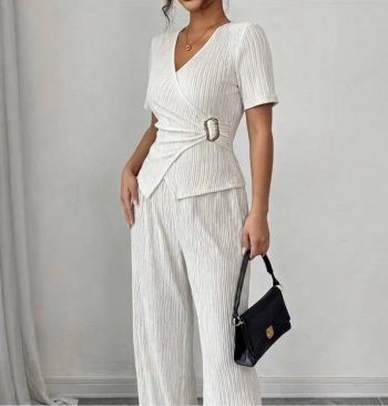 Kadın Toka Detaylı Kruvaze Takım