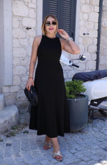 Kadın Omuzlardan Açık Arkadan Toka Detaylı Yırtmaçlı Uzun Viskon Elbise