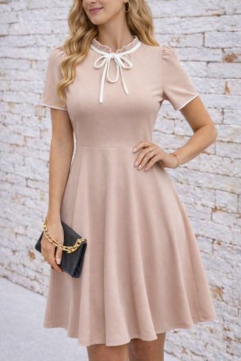 Kadın Kısa Kollu Yakadan Bağcıklı Ve Fırfırlı Midi Janjan Krep Elbise