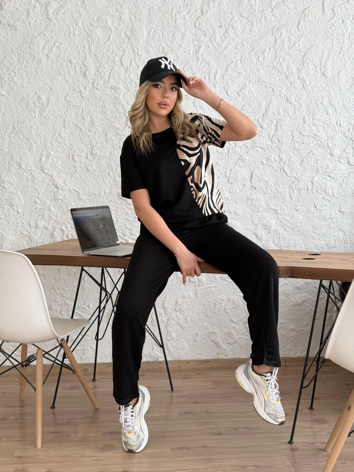 56f08f6619b1957eb175dff55a05cfc1 blank