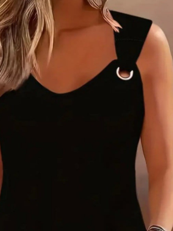 Kadın Askılı V Yaka Kuş Gözü Detaylı Viskon Bluz