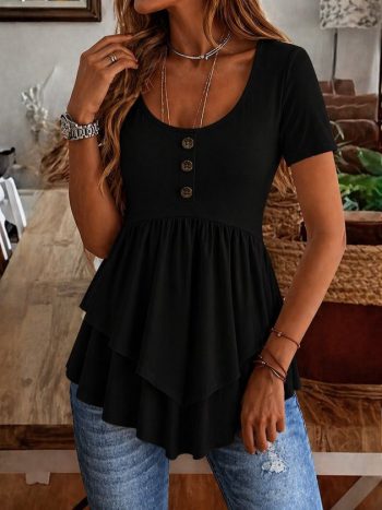 Kadın Kısa Kollu Yuvarlak Yakalı Düğmeli önden Asimetrik Kesim Detaylı Viskon Bluz