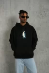 Siyah Oversize Hoodie – Sırt Baskılı Survivor Penguin Temalı