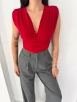 Vatkalı Kolsuz V Yaka Drapeli Crop Bluz Likralı Fit – Kırmızı