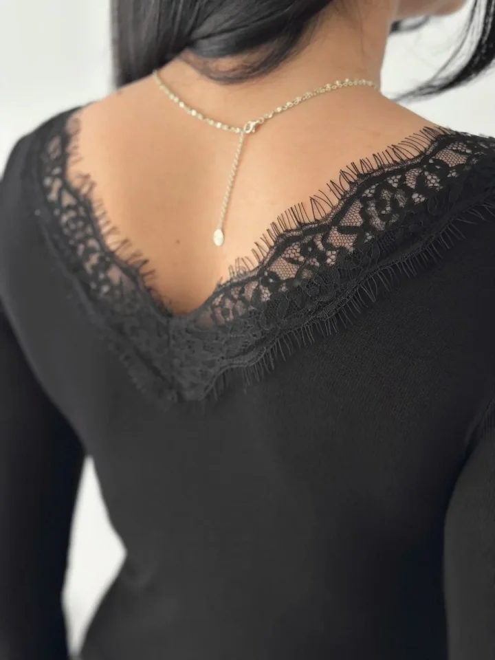 Dantel Detaylı V Yaka Arkası V Yaka Kaşmir Dokulu Uzun Kollu Bluz - Siyah Dantel Detaylı V Yaka Arkası V Yaka Kaşmir Dokulu Uzun Kollu Bluz - Siyah