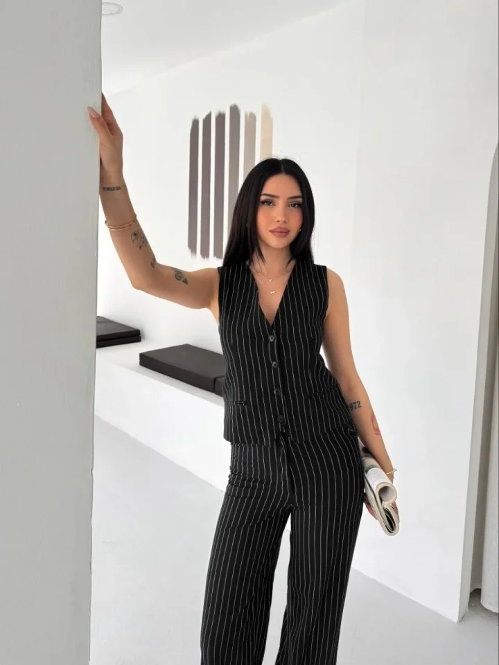 Çizgili Tansel Kumaş Yelek Pantolon İkili Takım Ofis Şık Modern - Siyah Çizgili Tansel Kumaş Yelek Pantolon İkili Takım Ofis Şık Modern - Siyah