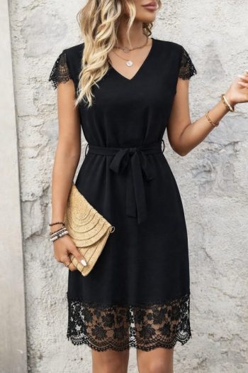 Kadın Kısa Kollu V Yakalı Kuşaklı Dantel Detaylı Kısa Aerobin Elbise