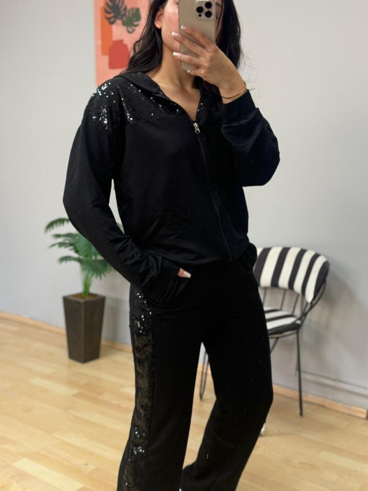 e8dbfc517679b460227cfb1f6d7d5ba7 blank